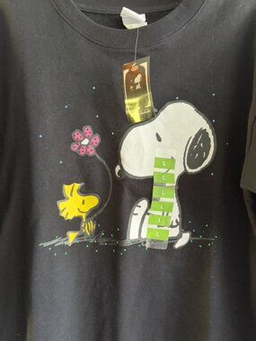 Ladies Peanuts Snoopy black sweatshirt NWT size large